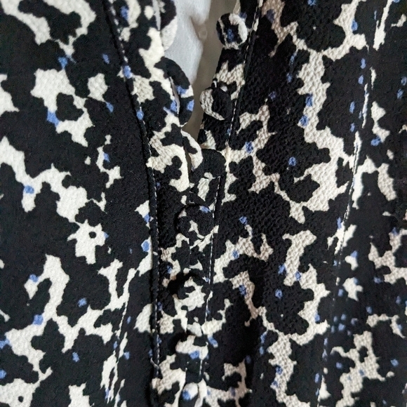 H&M Size 10 Abstract Long Sleeve Lined Dress w/ Buttons Up the Front - Picture 3 of 13
